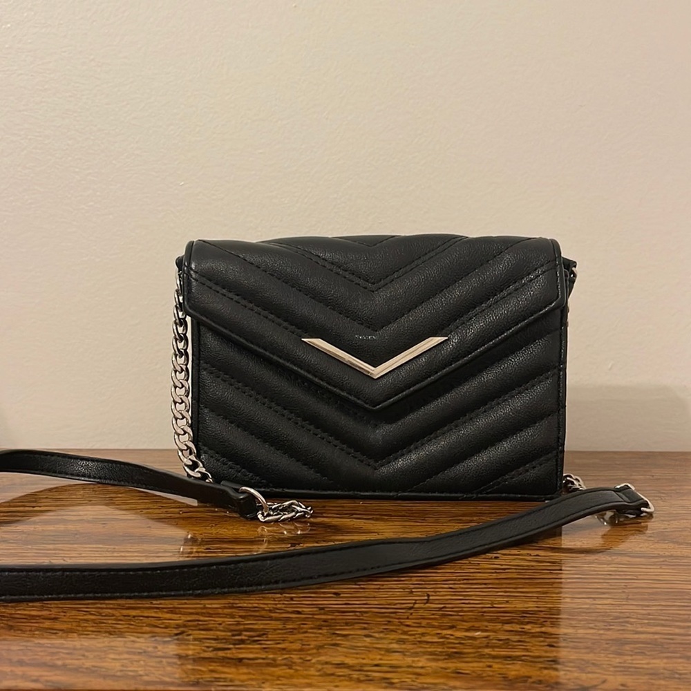 Express Crossbody Black Silver Hardware